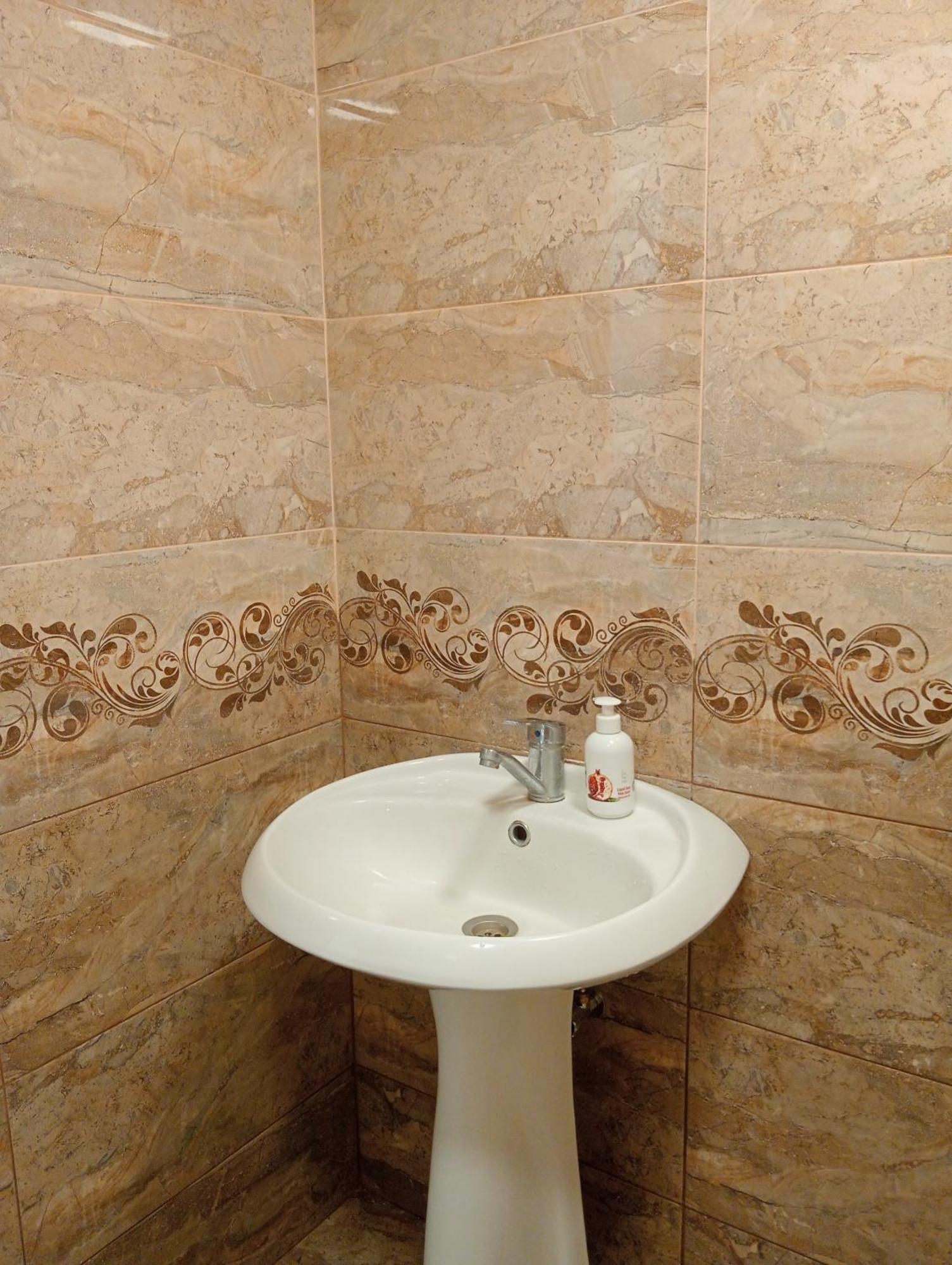 Apartment On The Delara Aliyeva Street Baku Exterior foto